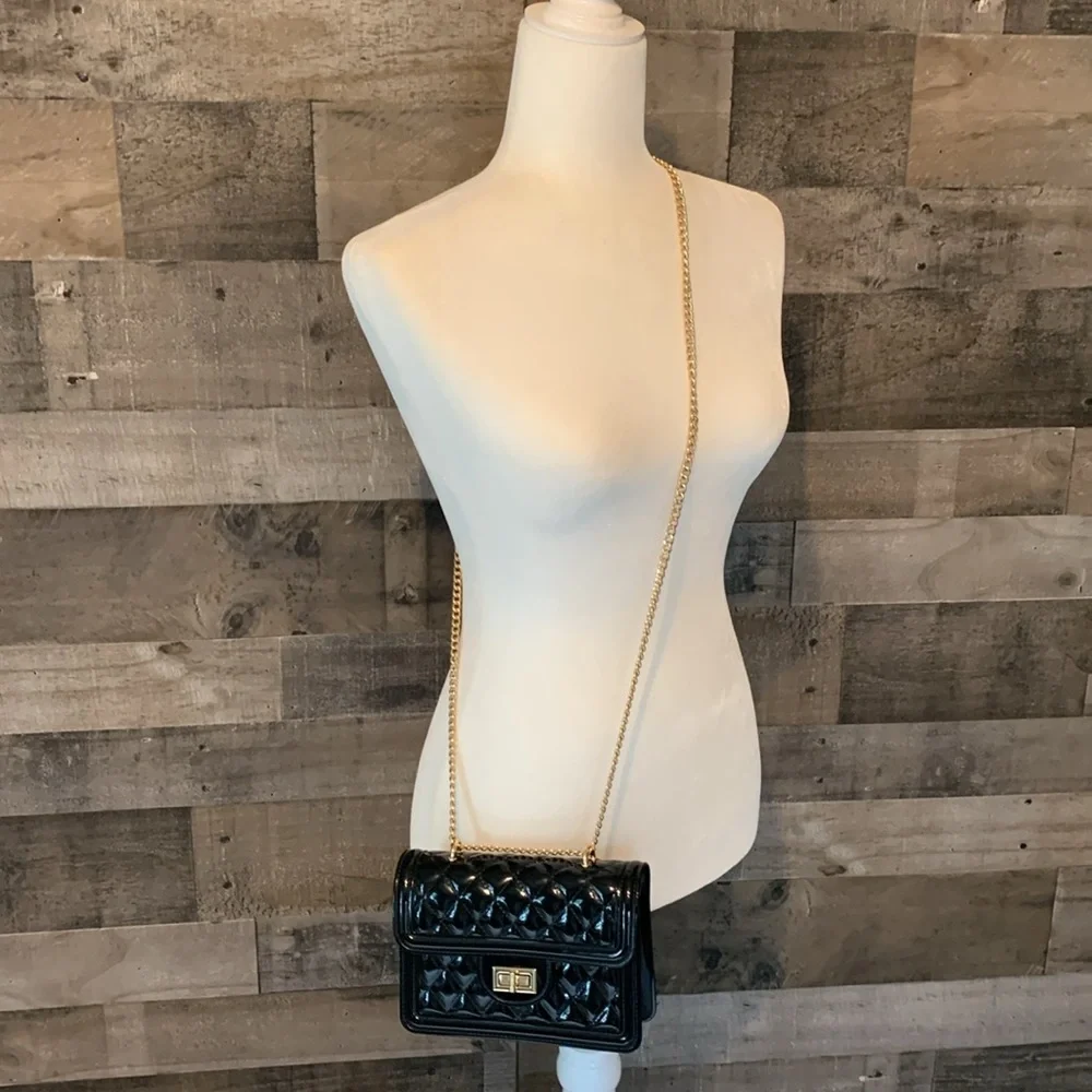 Black Quilted Crossbody with gold chain - Picture 3 of 16